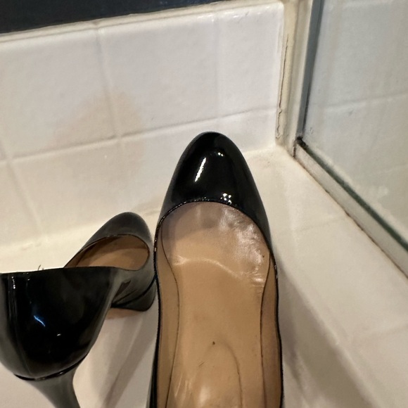 Black patent leather size 6 Sergio Rossi heels. Very used - Picture 4 of 7